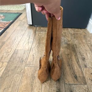 NWT Universal Thread Tan Heeled Boots